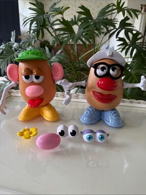 Hasbro Mr. Potato Head Playset - 21 pieces